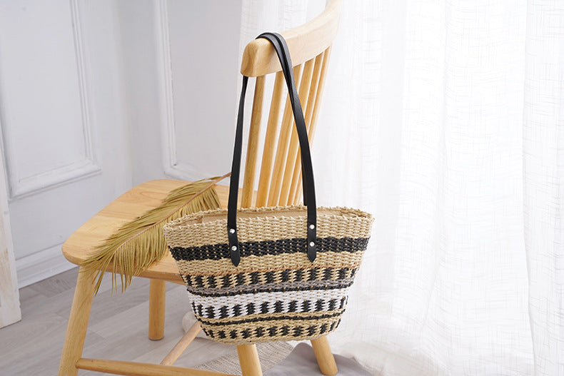 Colorful striped grass woven bag with soft leather handle, women's large capacity tote bag, fashionable and trendy woven bag, vegetable basket