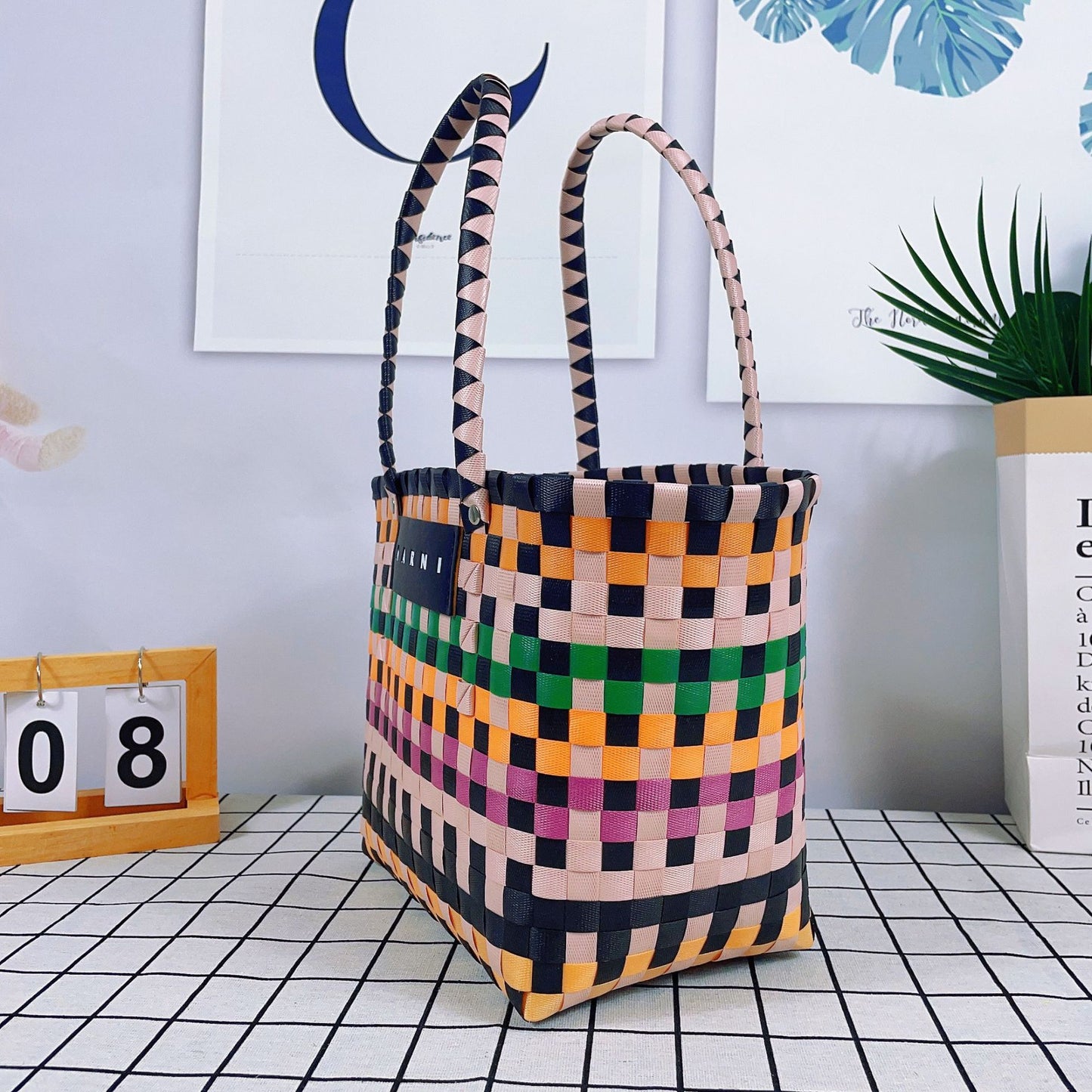 Vegetable Basket Bag Hand woven Color blocked Plastic Woven Shopping Basket Handbag Camping Picnic Basket Bath Basket